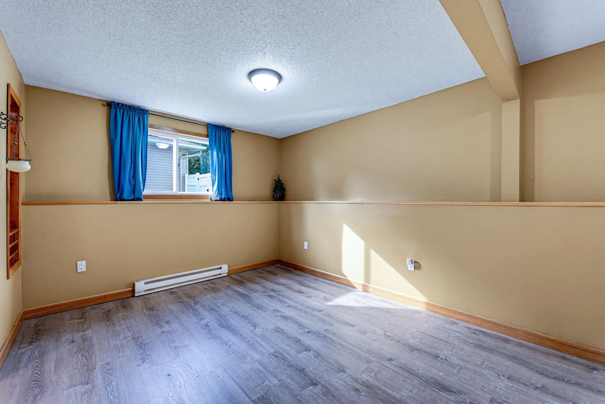 115 E Nelson Street Property Photo 19