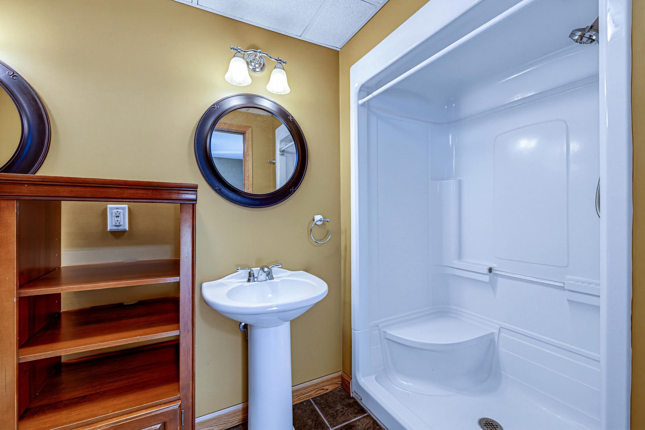 115 E Nelson Street Property Photo 22