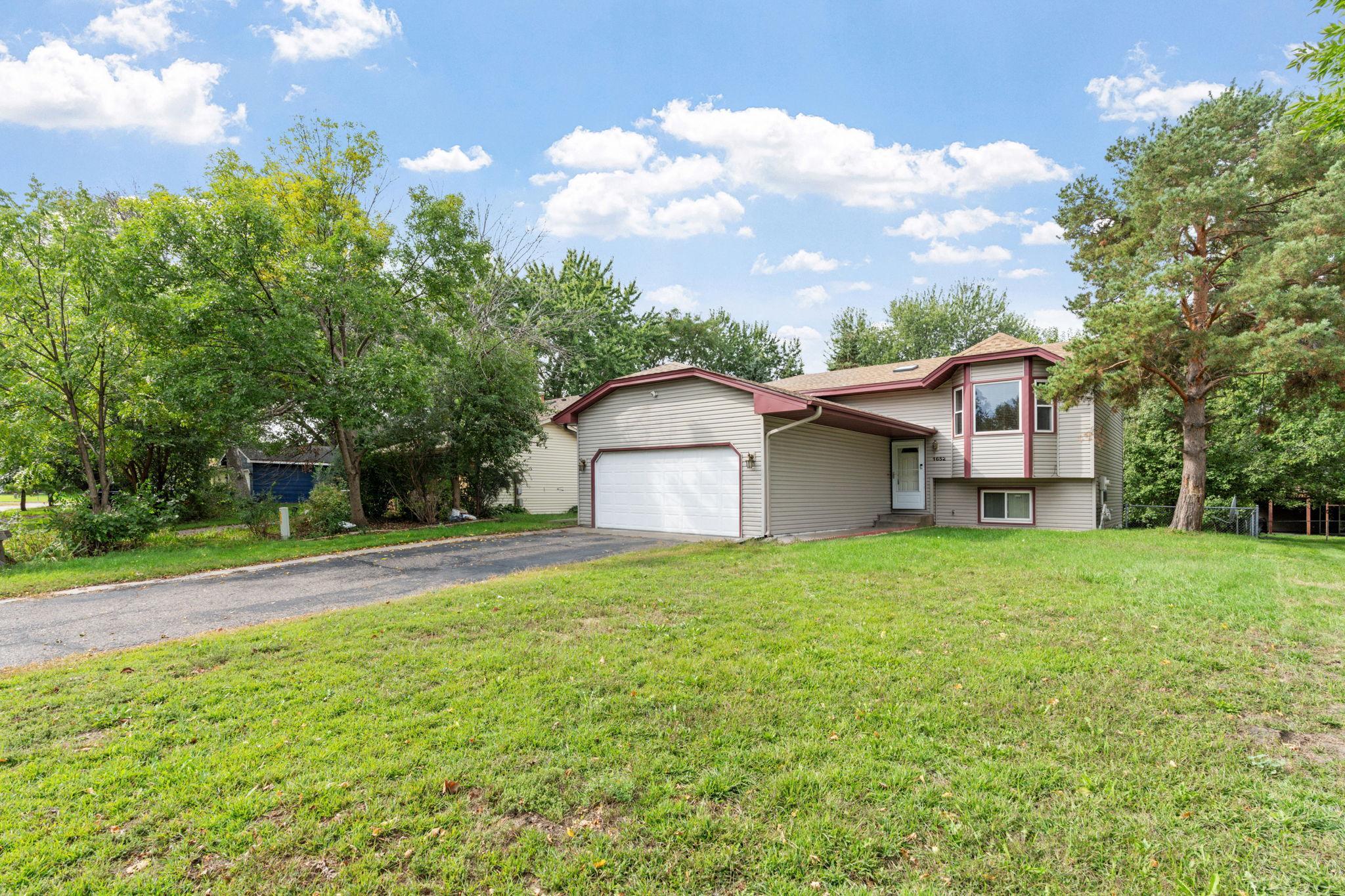 1652 84th Court N Property Photo 1