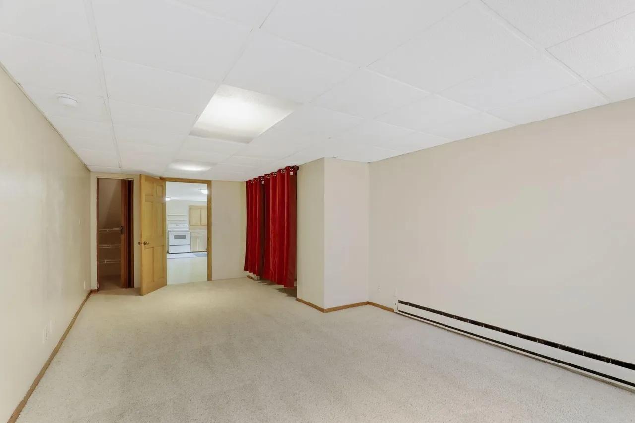 1598 E Shore Drive Property Photo 3