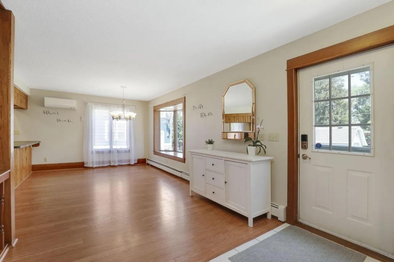 1598 E Shore Drive Property Photo 4