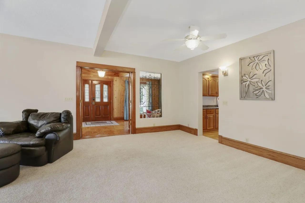 1598 E Shore Drive Property Photo 5