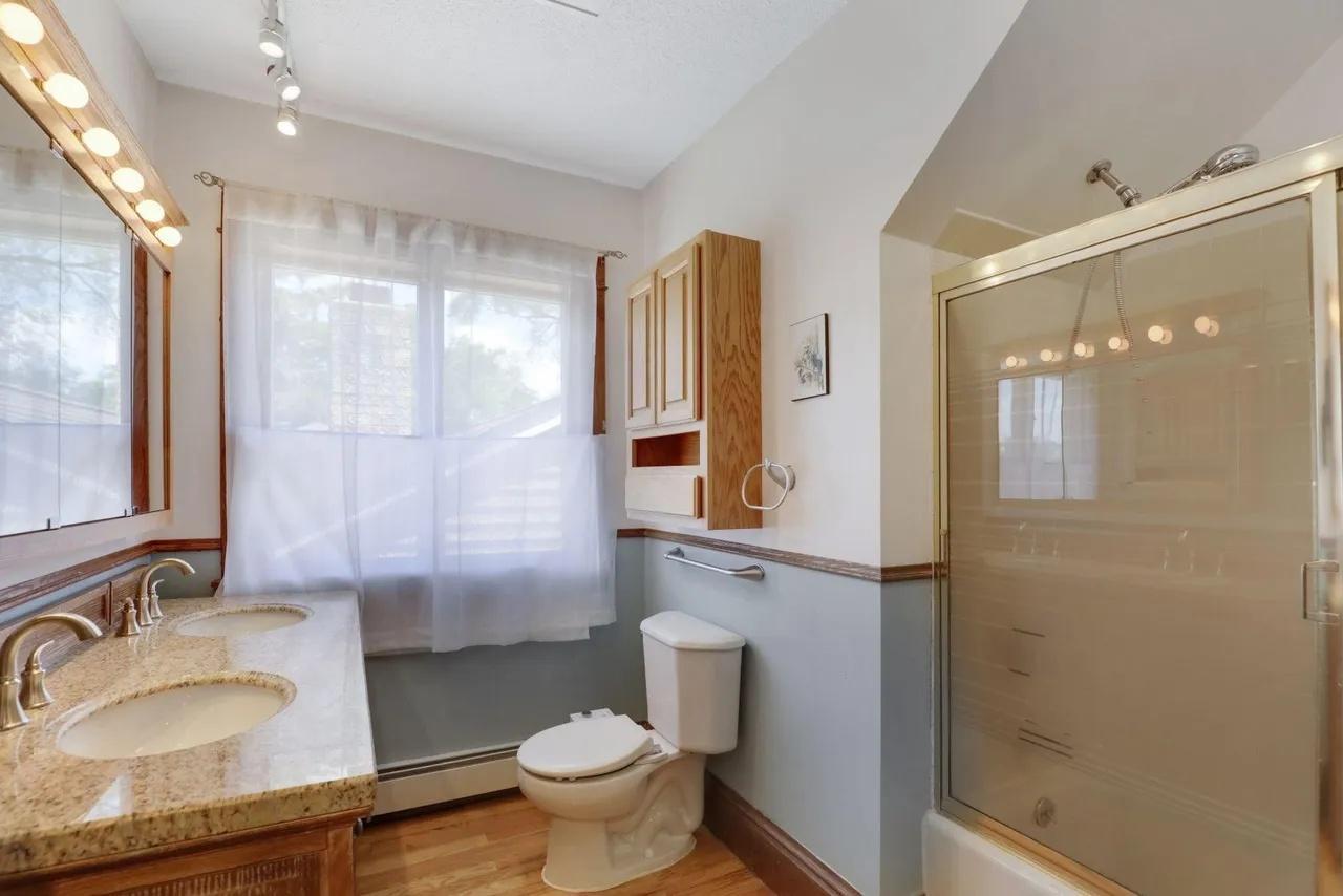 1598 E Shore Drive Property Photo 12
