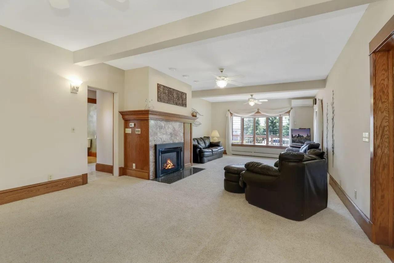 1598 E Shore Drive Property Photo 13