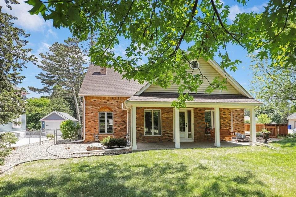 1598 E Shore Drive Property Photo 17