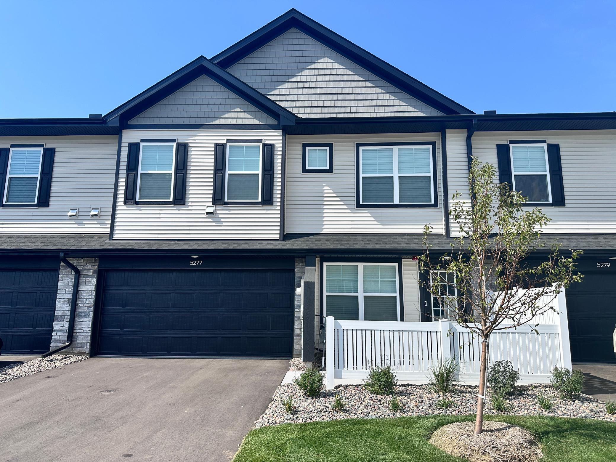 5277 Long Pointe Pass Property Photo 1