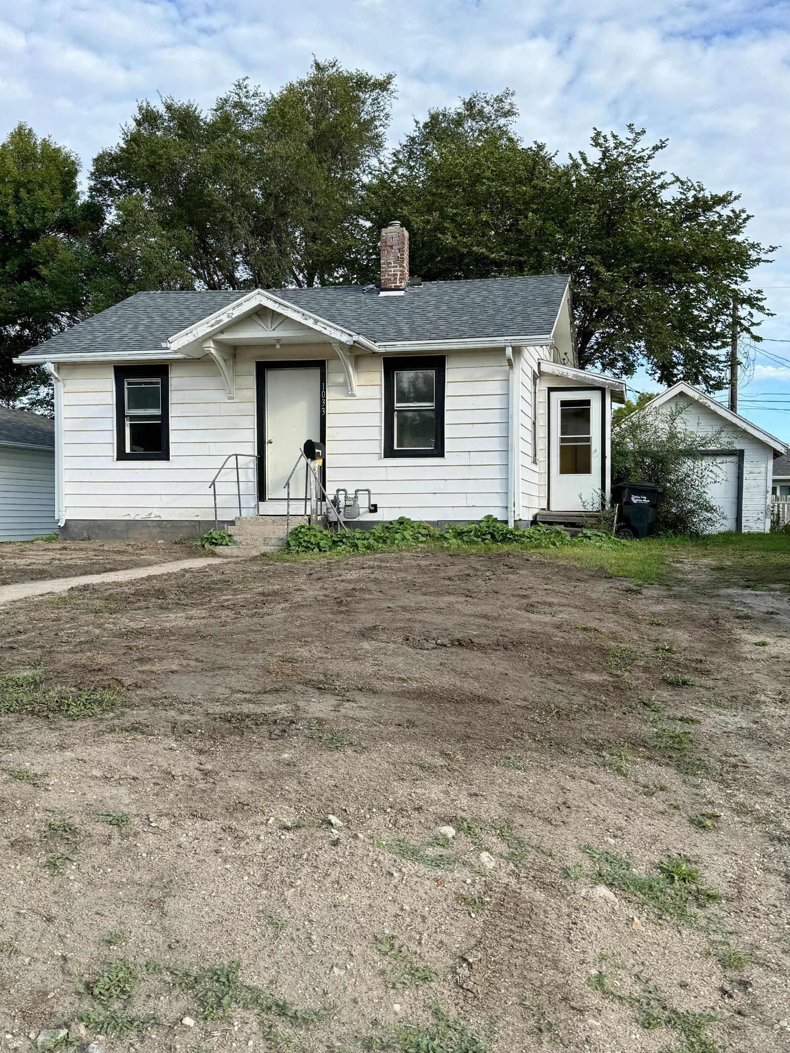 1033 2nd Street Se Property Photo 1