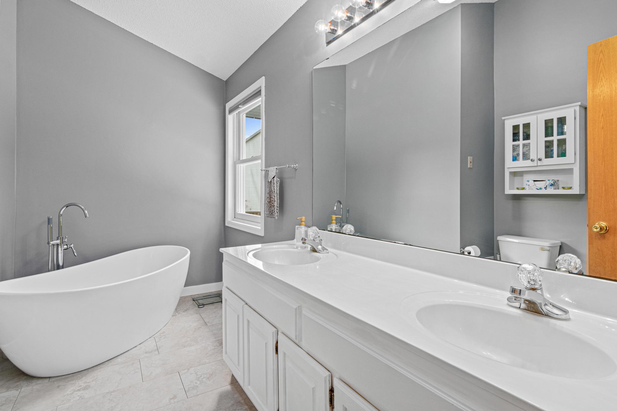 726 Camberwell Drive Property Photo 33