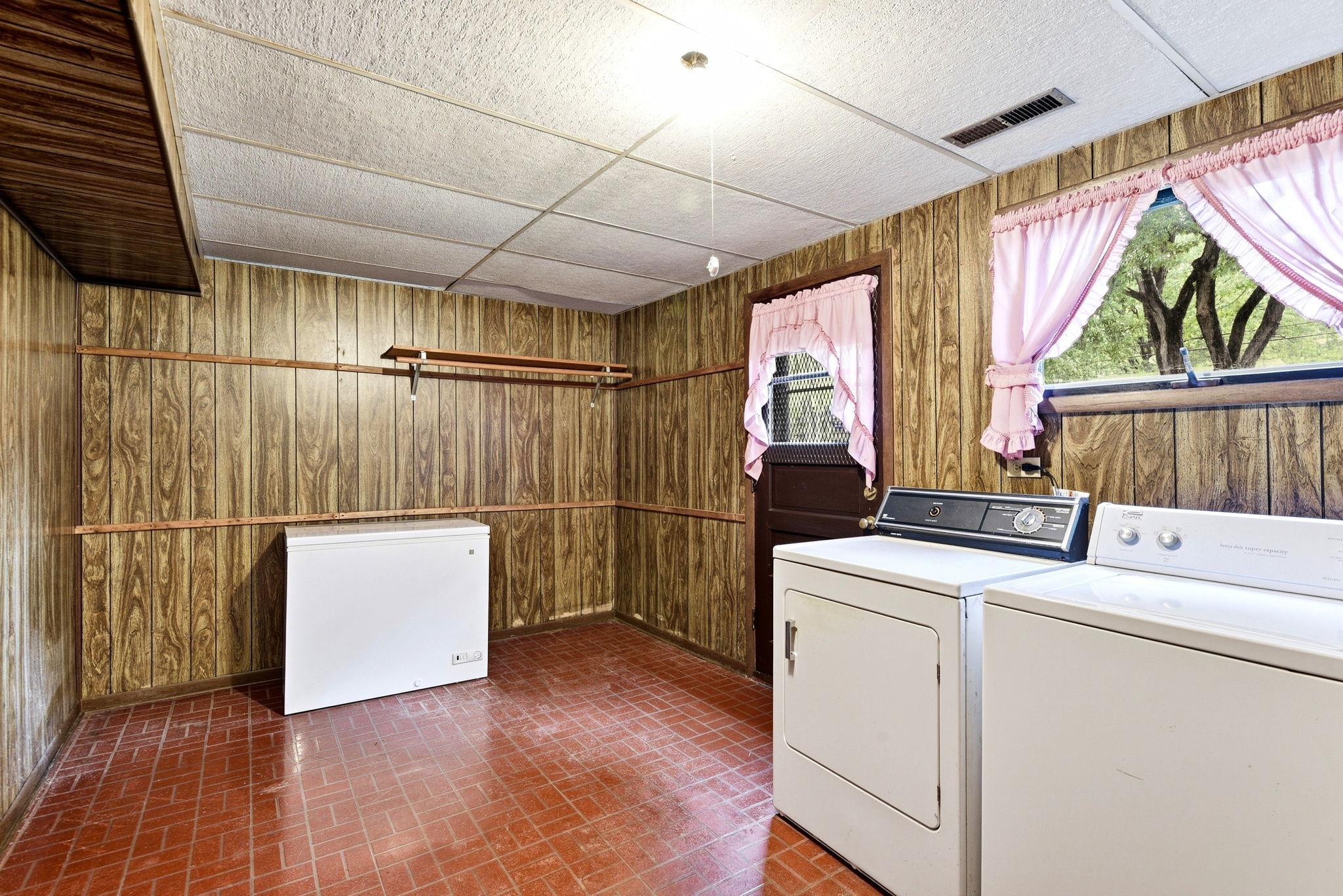 2812 65th Avenue N Property Photo 24