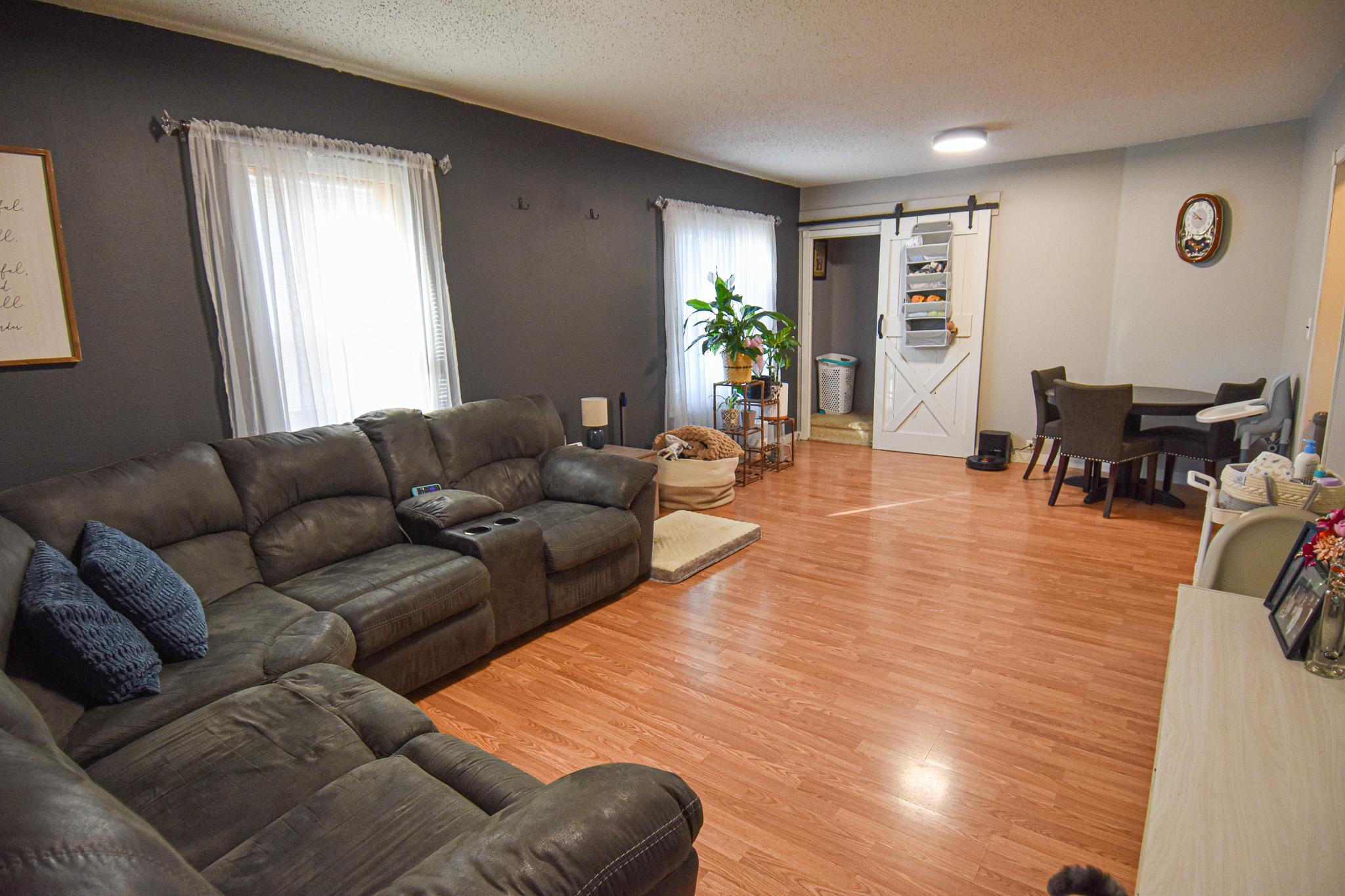 321 State Avenue N Property Photo 5