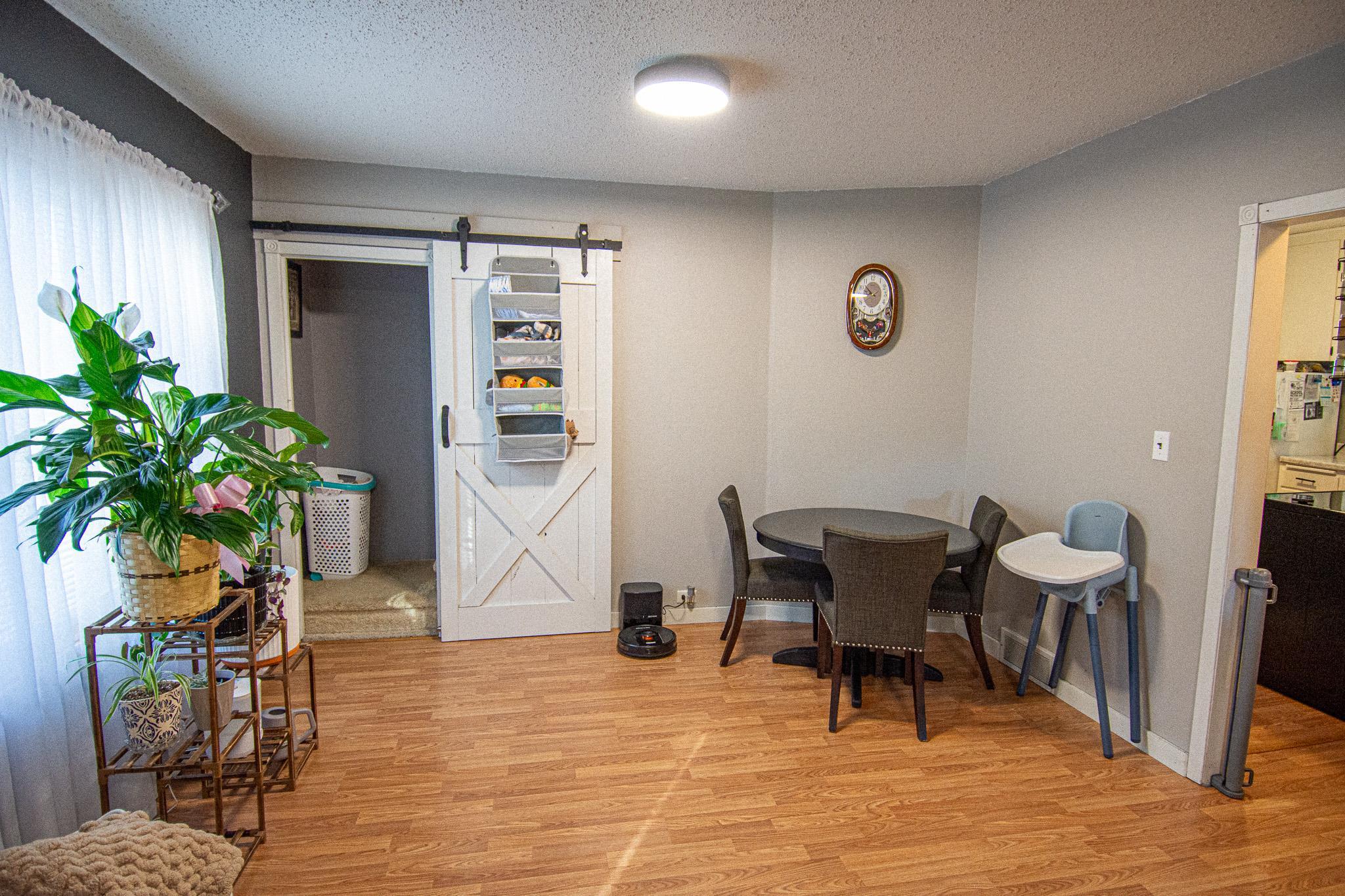 321 State Avenue N Property Photo 8