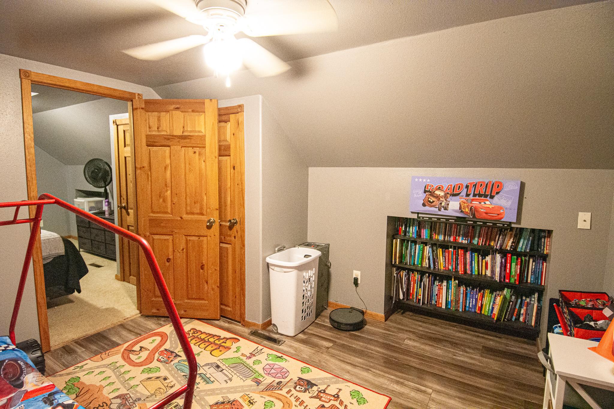 321 State Avenue N Property Photo 23