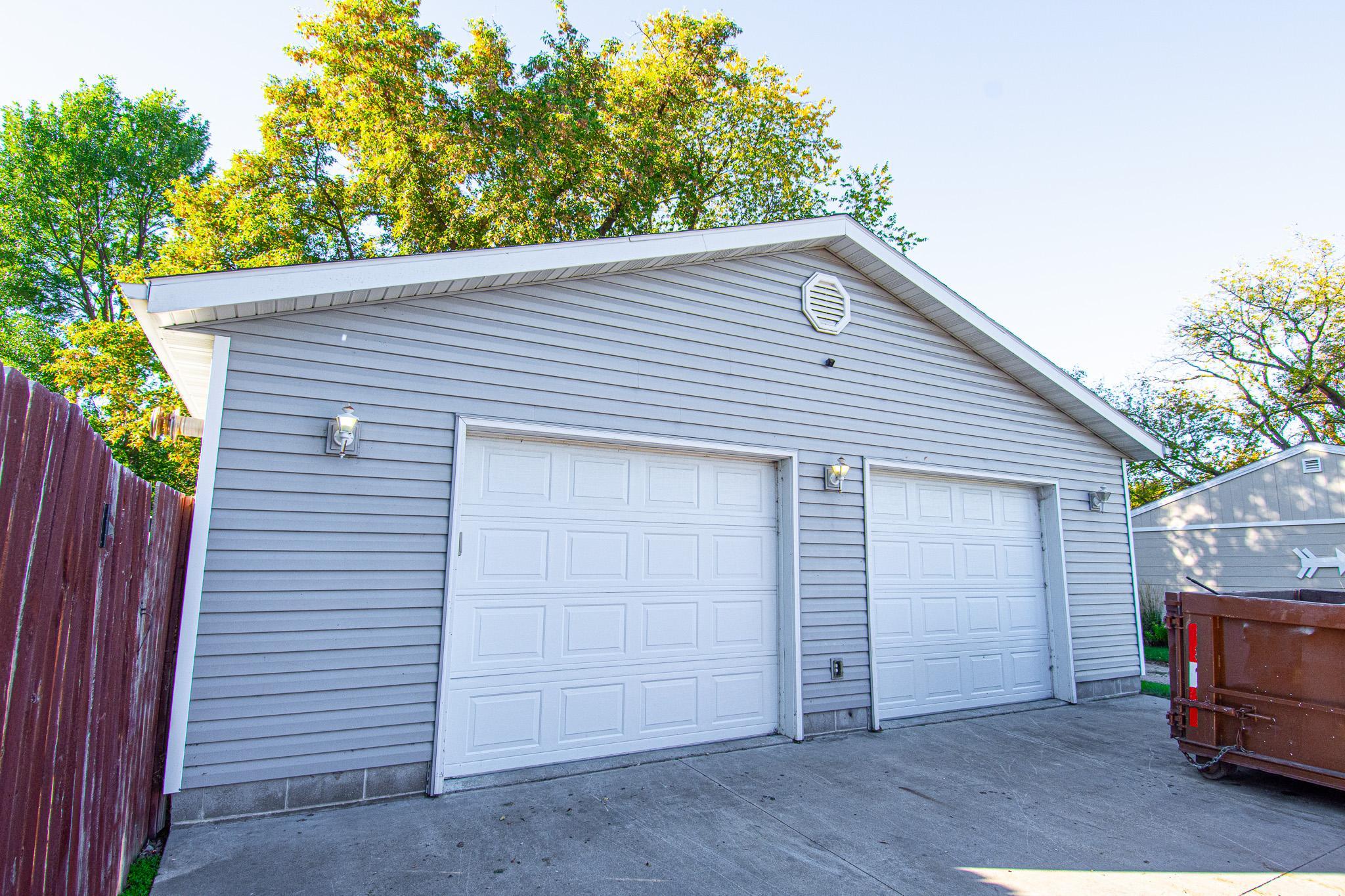 321 State Avenue N Property Photo 31