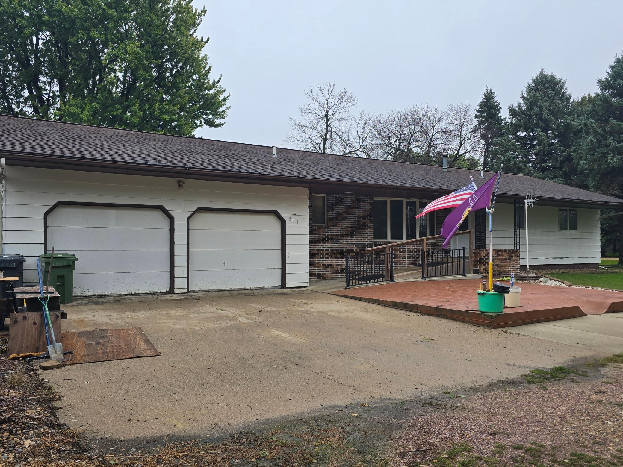 504 Circle Drive Property Photo 1