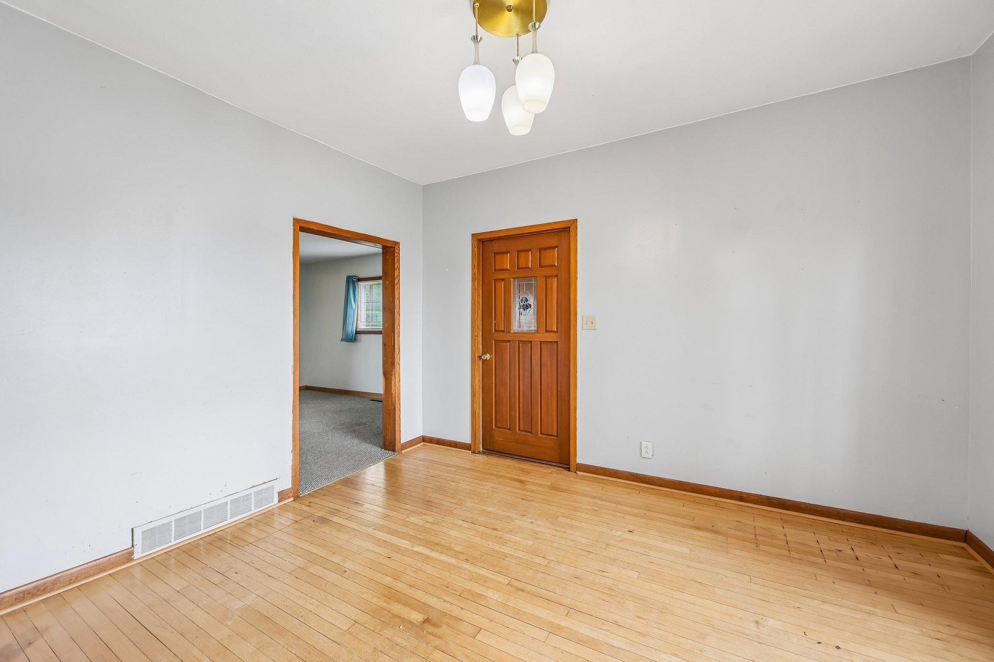 1560 Western Avenue Property Photo 4