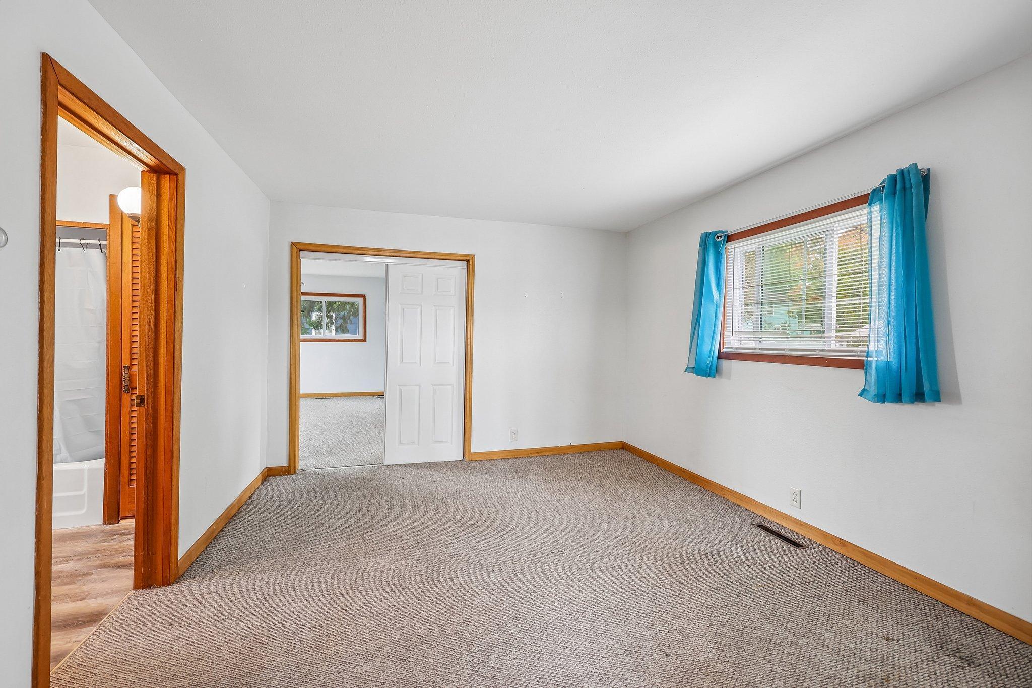 1560 Western Avenue Property Photo 12