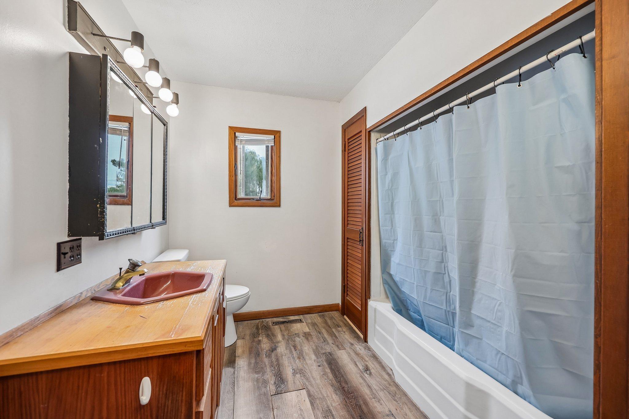 1560 Western Avenue Property Photo 14
