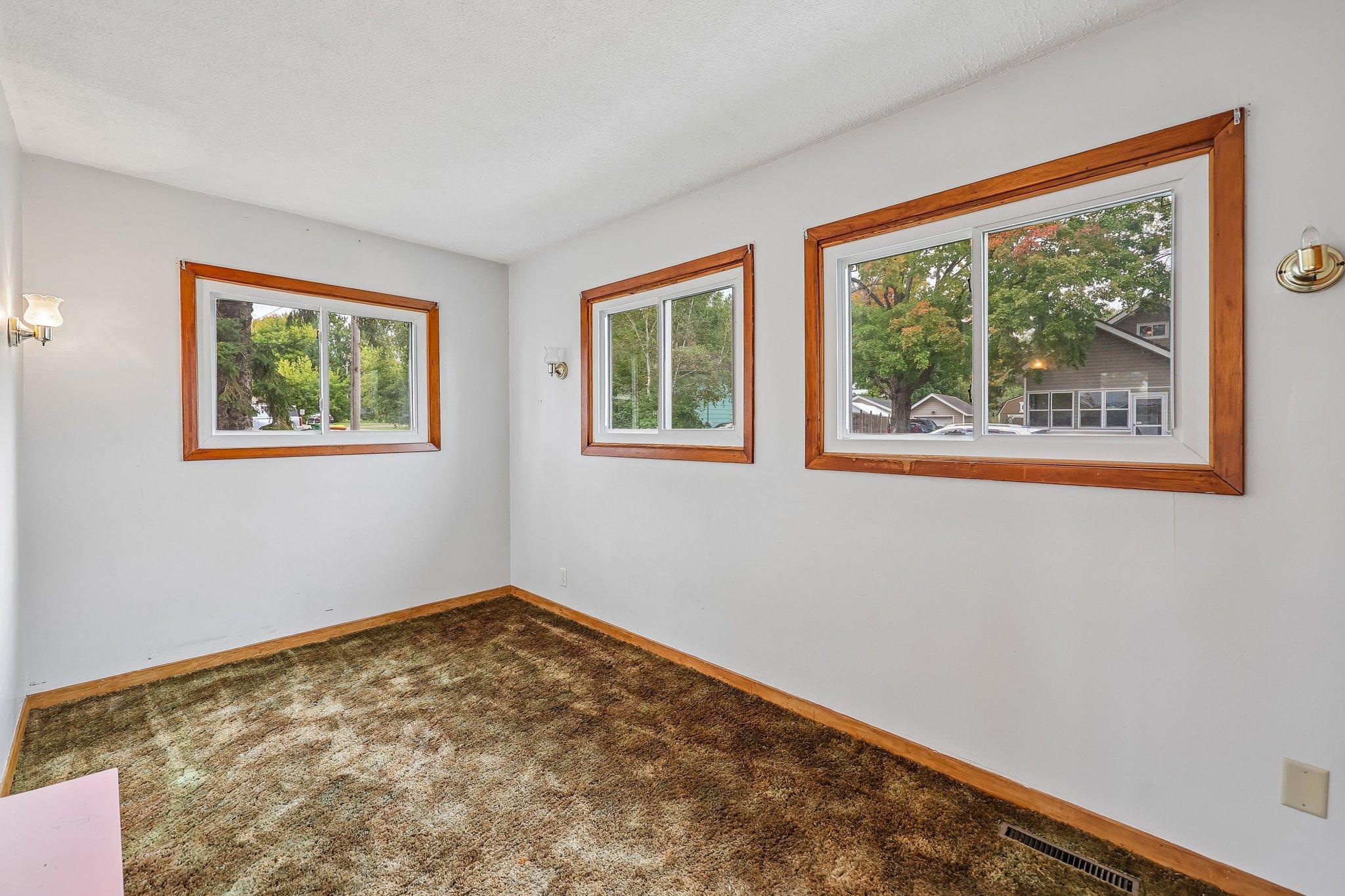 1560 Western Avenue Property Photo 17