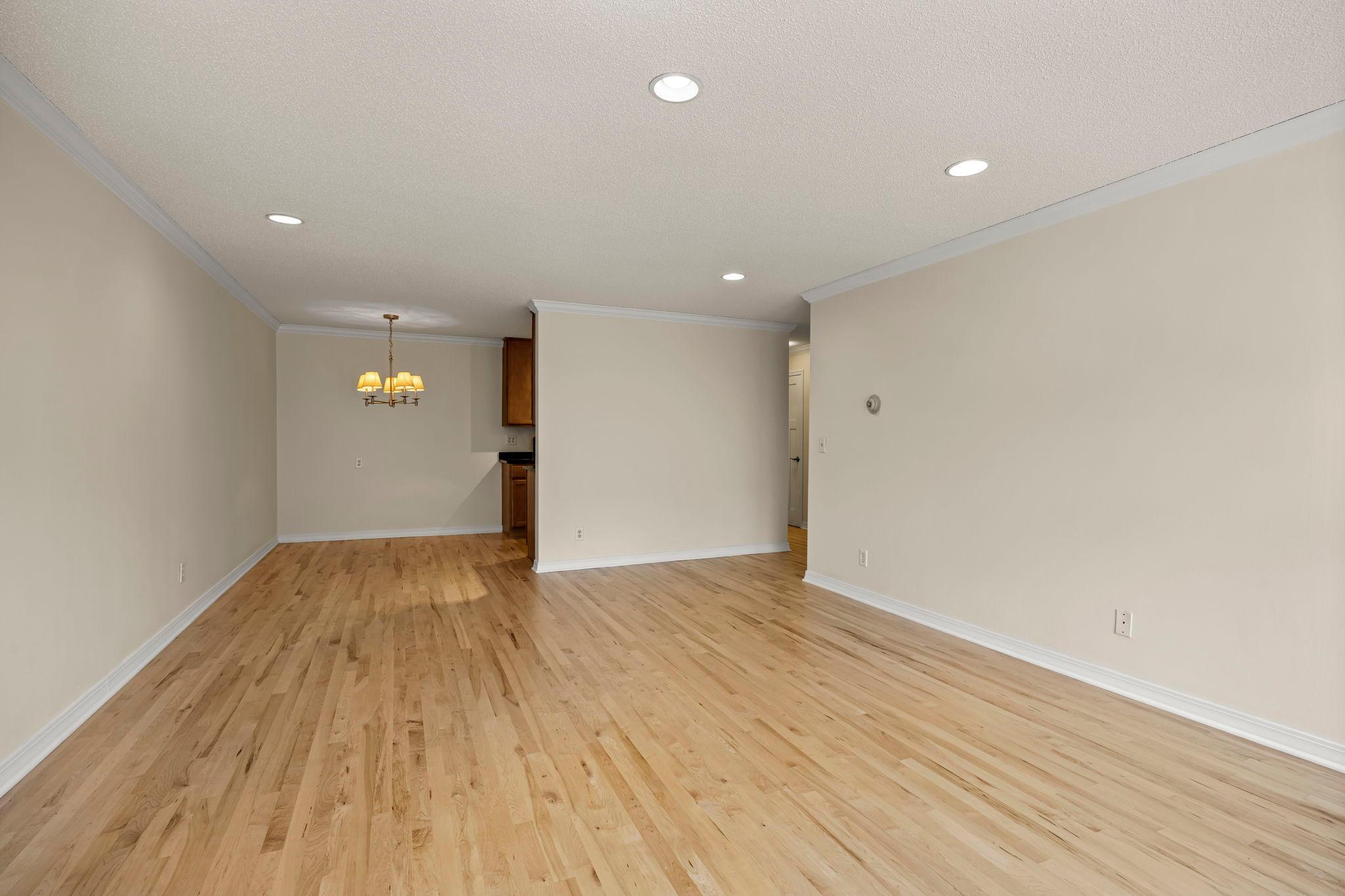 821 Douglas Avenue 204 Property Photo 8