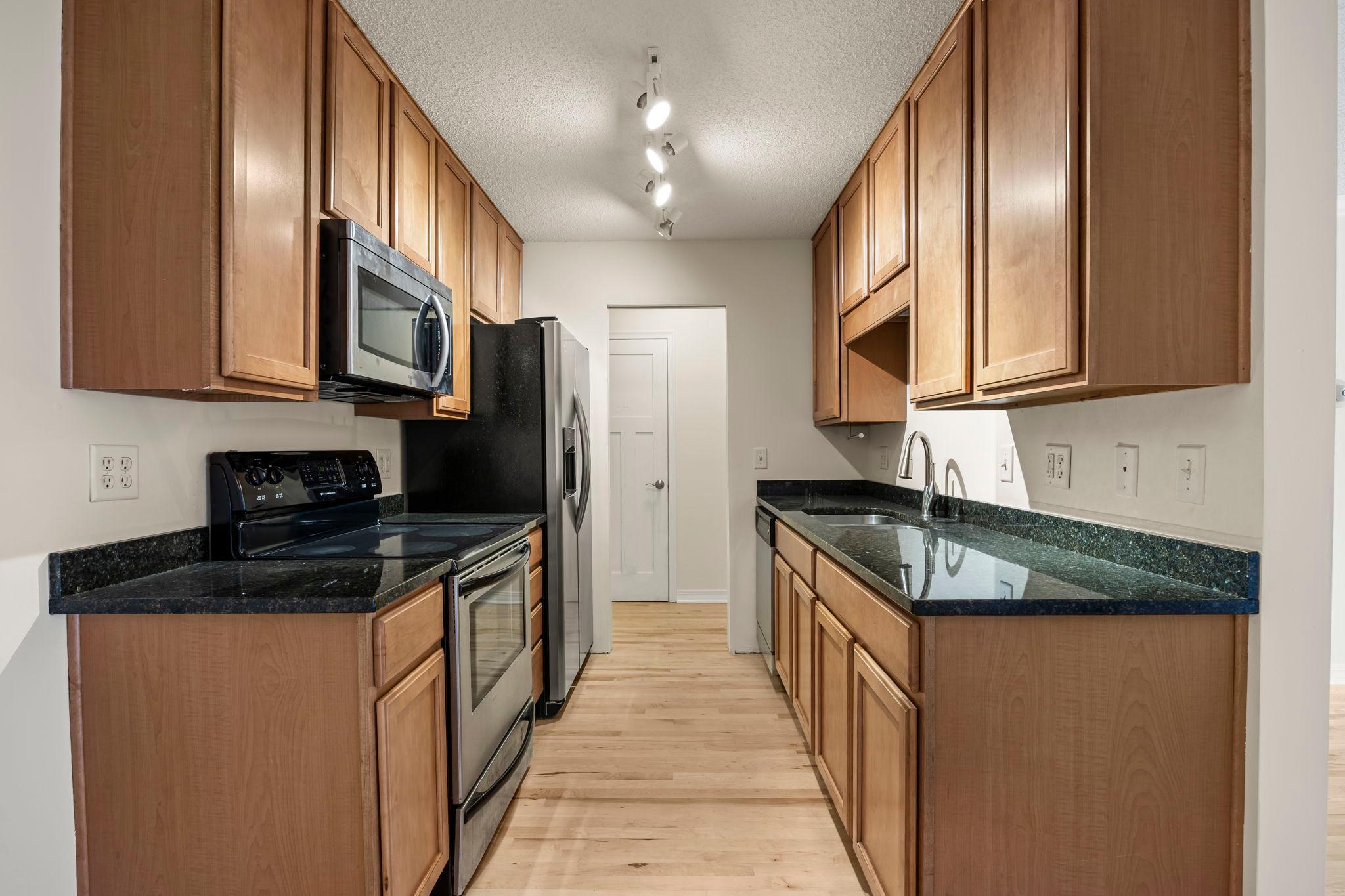 821 Douglas Avenue 204 Property Photo 10