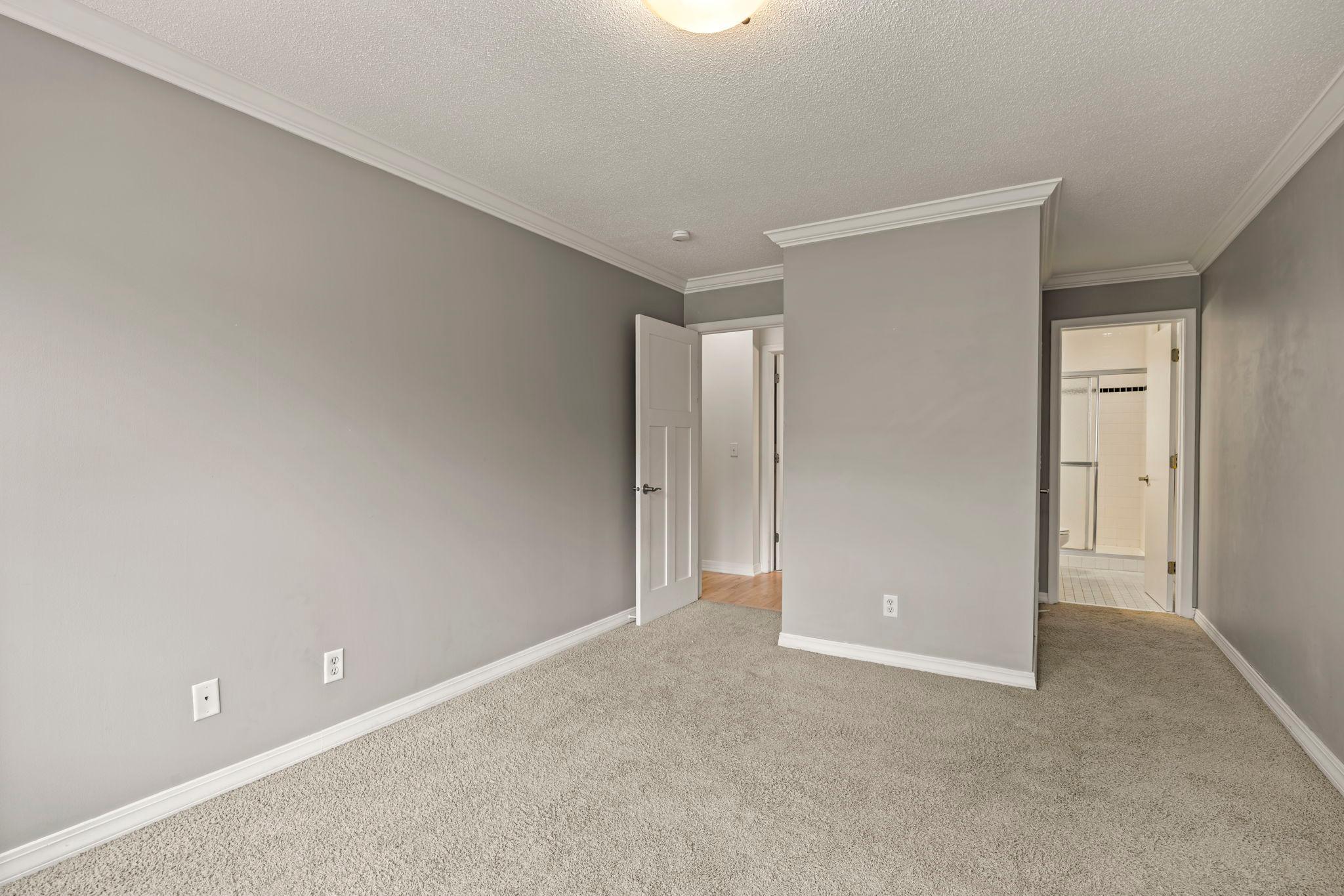 821 Douglas Avenue 204 Property Photo 13