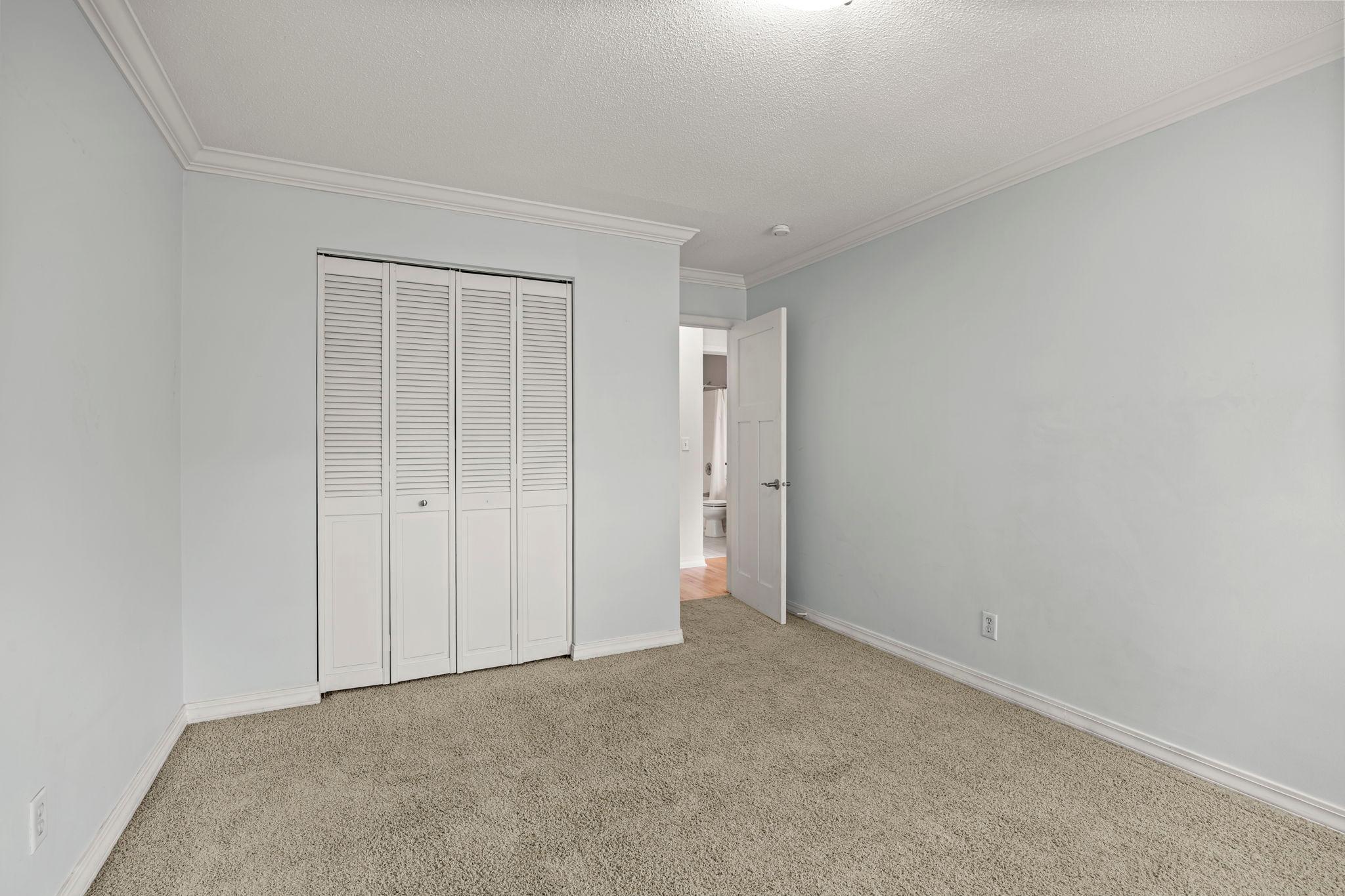 821 Douglas Avenue 204 Property Photo 16