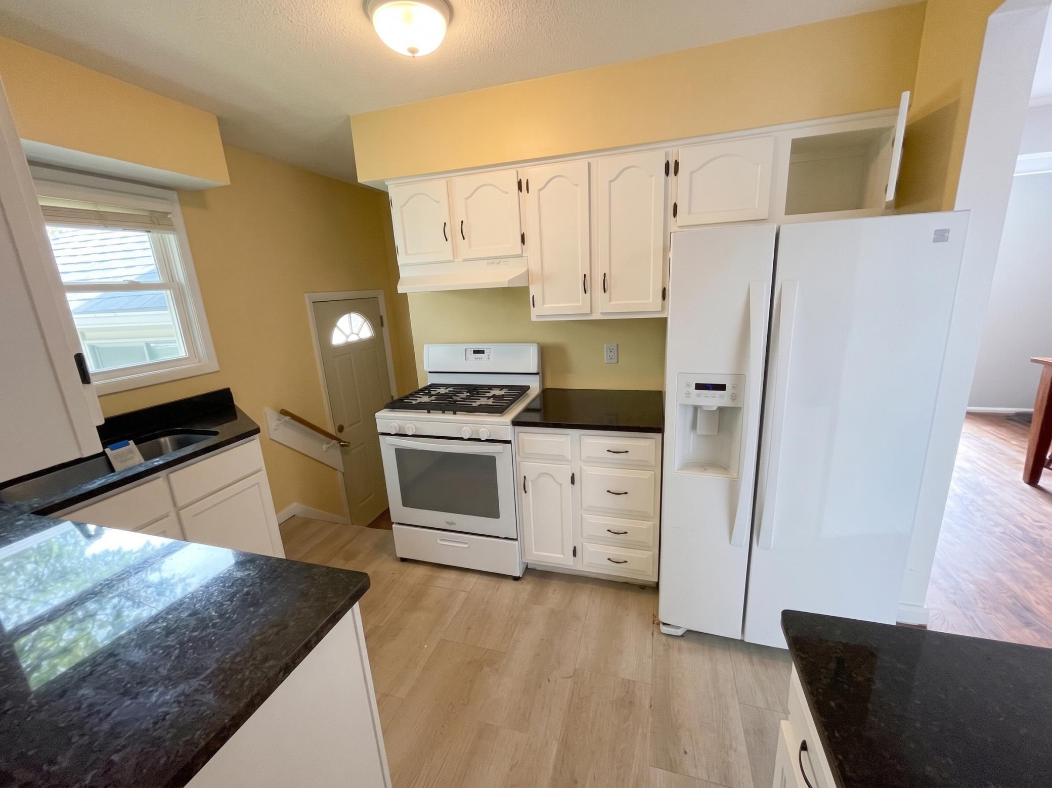 5749 Sunset Road Property Photo 4