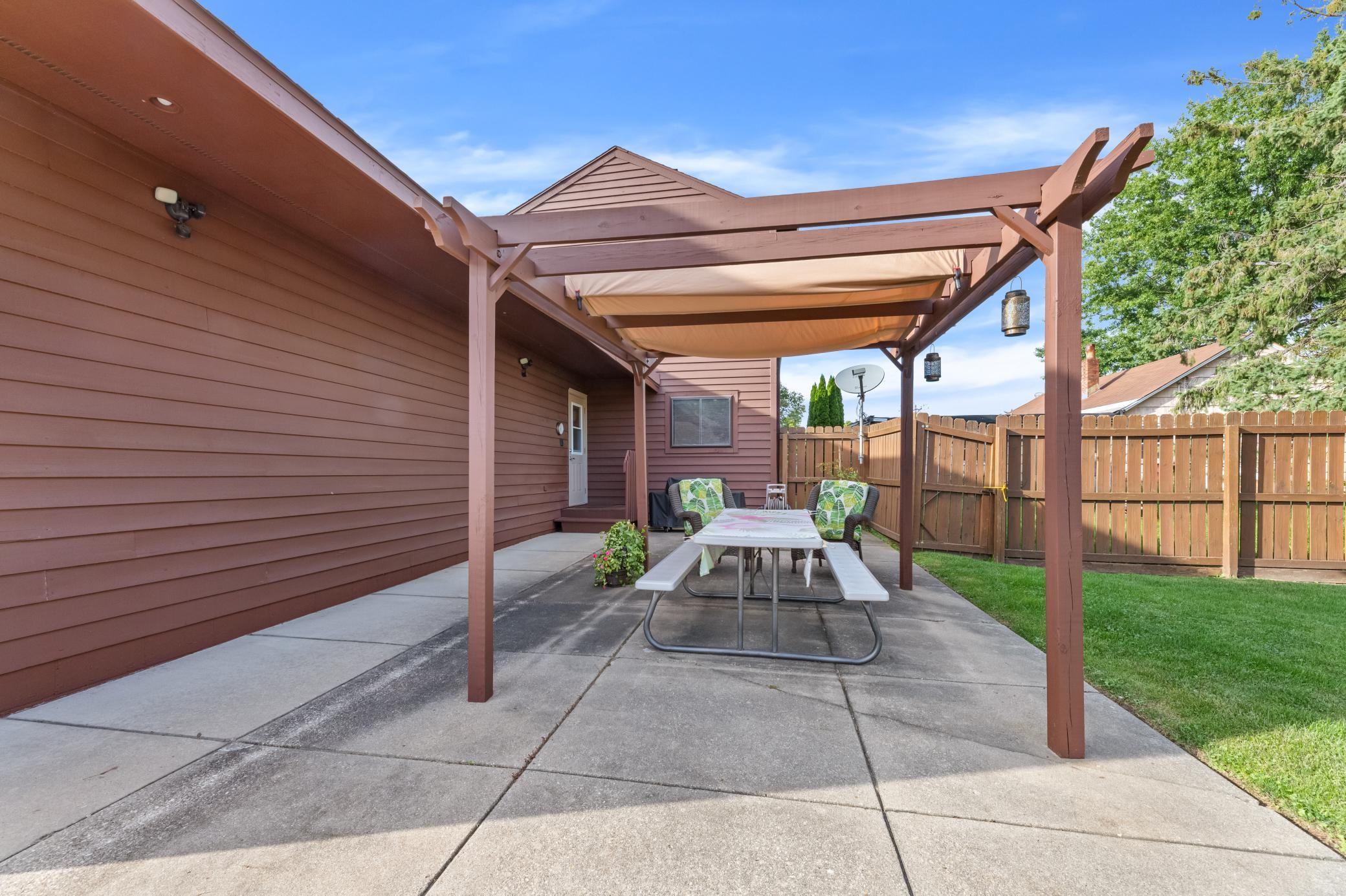 109 S Winnebago Street Property Photo 37