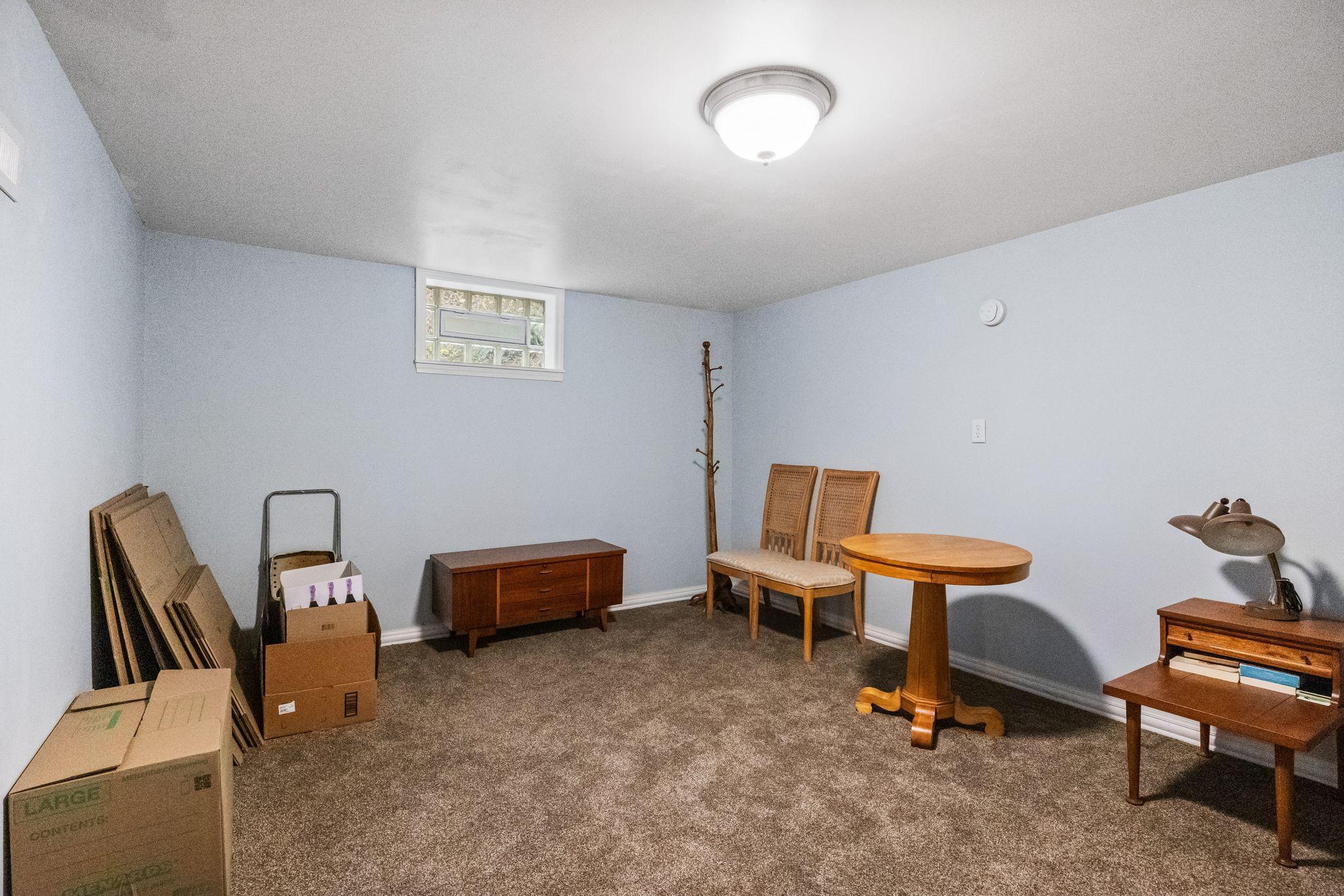 40 Upton Avenue S Property Photo 24