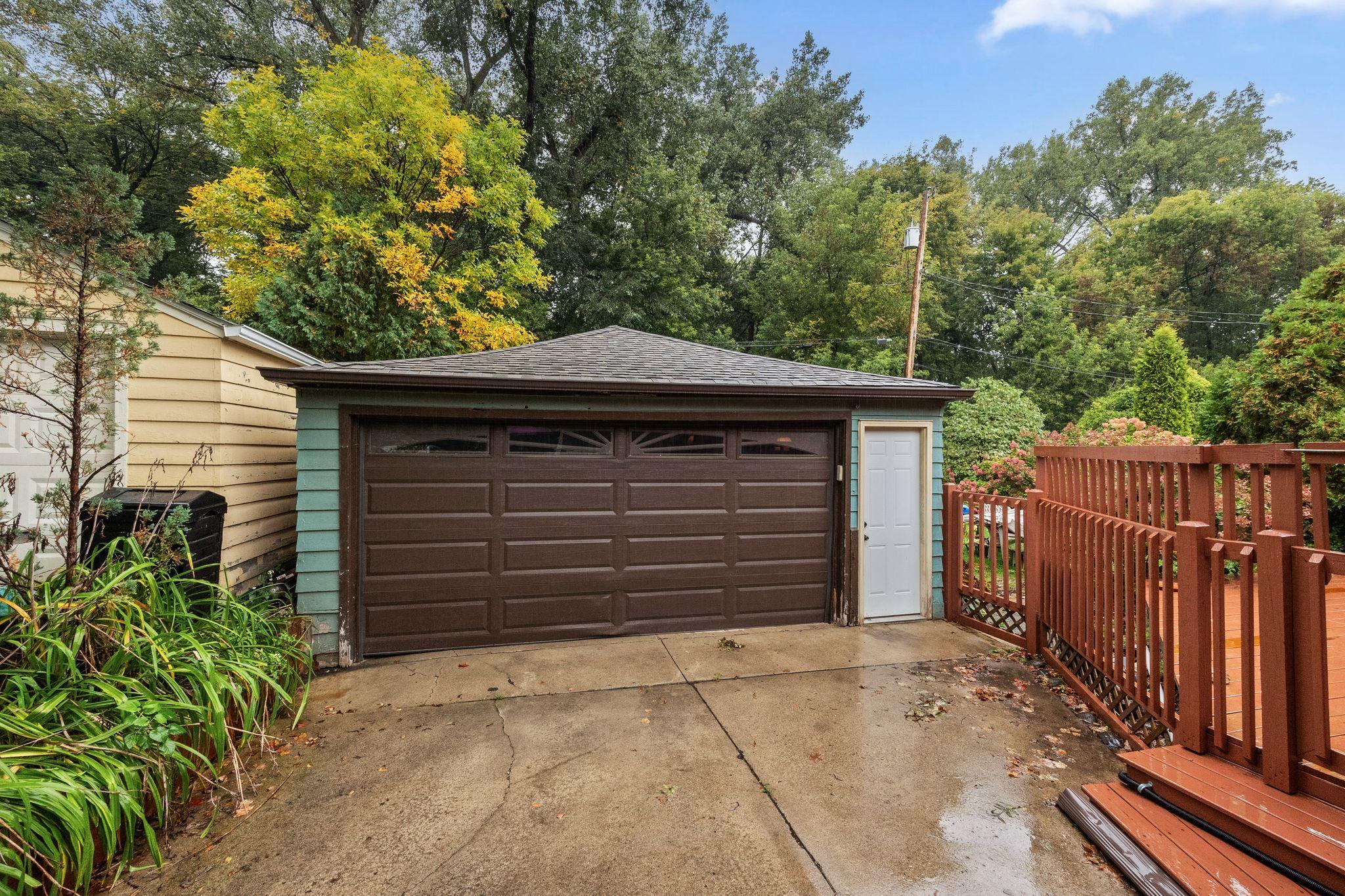 40 Upton Avenue S Property Photo 28