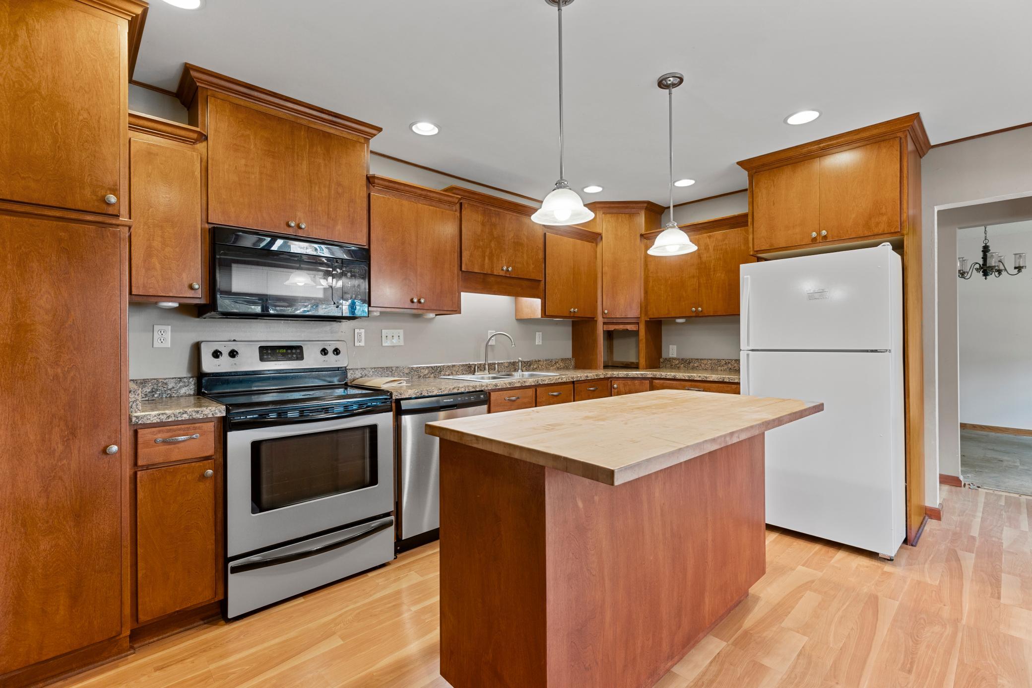 105 3rd Street Se Property Photo 6
