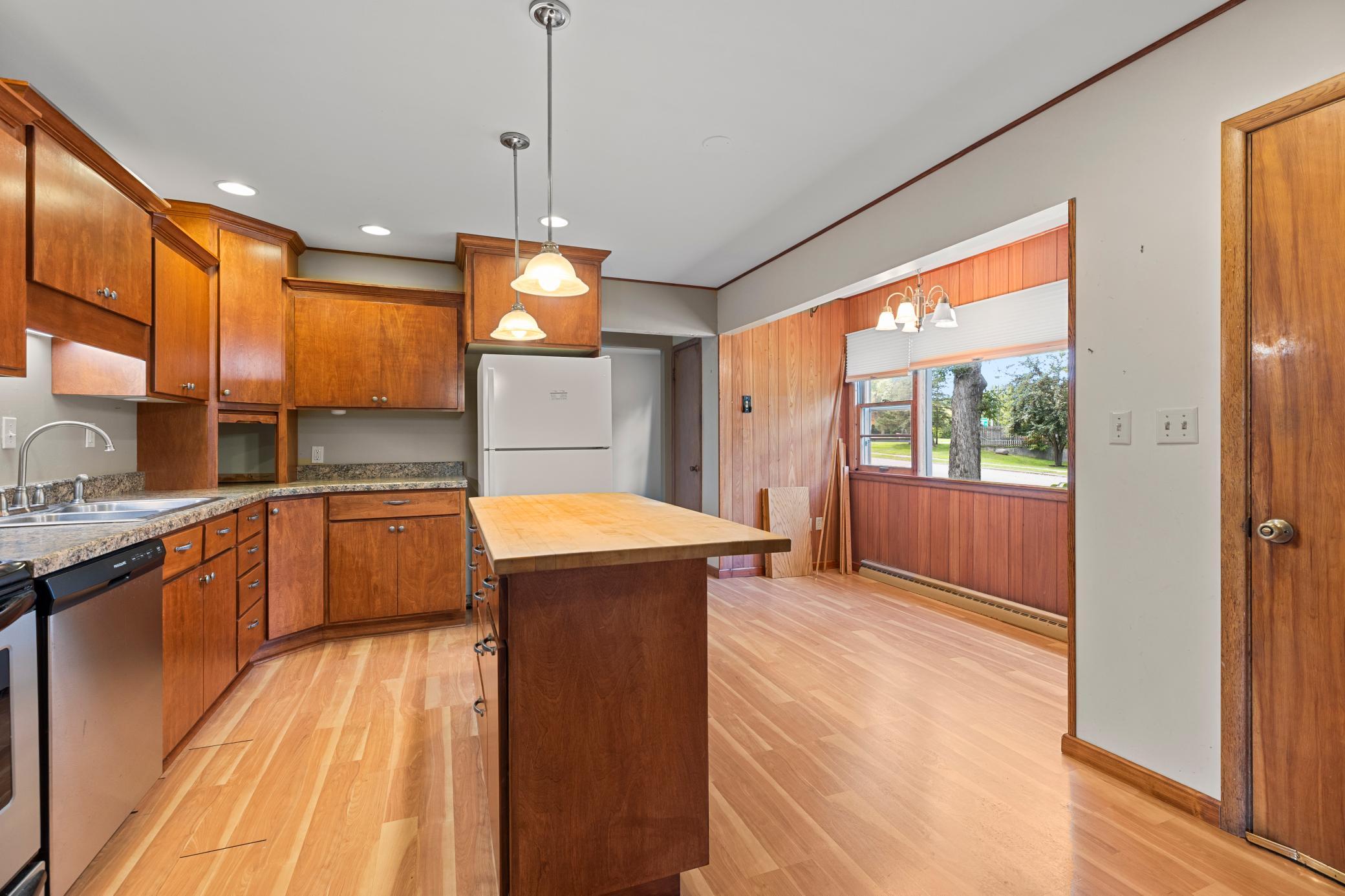 105 3rd Street Se Property Photo 8