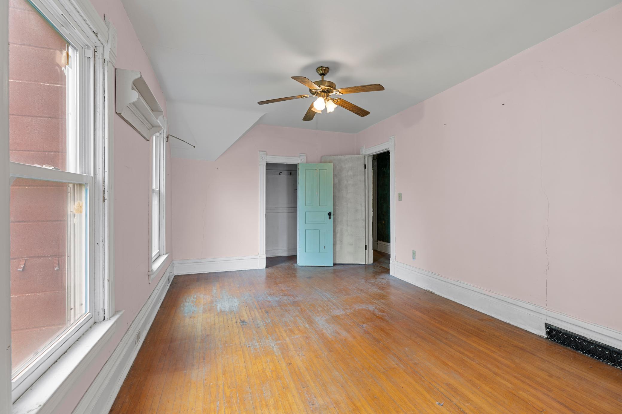 105 3rd Street Se Property Photo 24