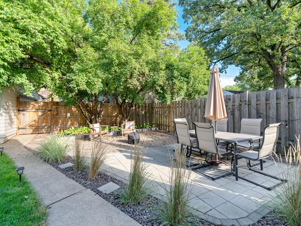 2613 Webster Avenue S Property Photo 21