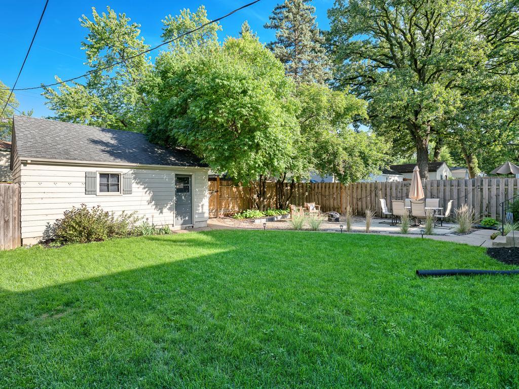 2613 Webster Avenue S Property Photo 22