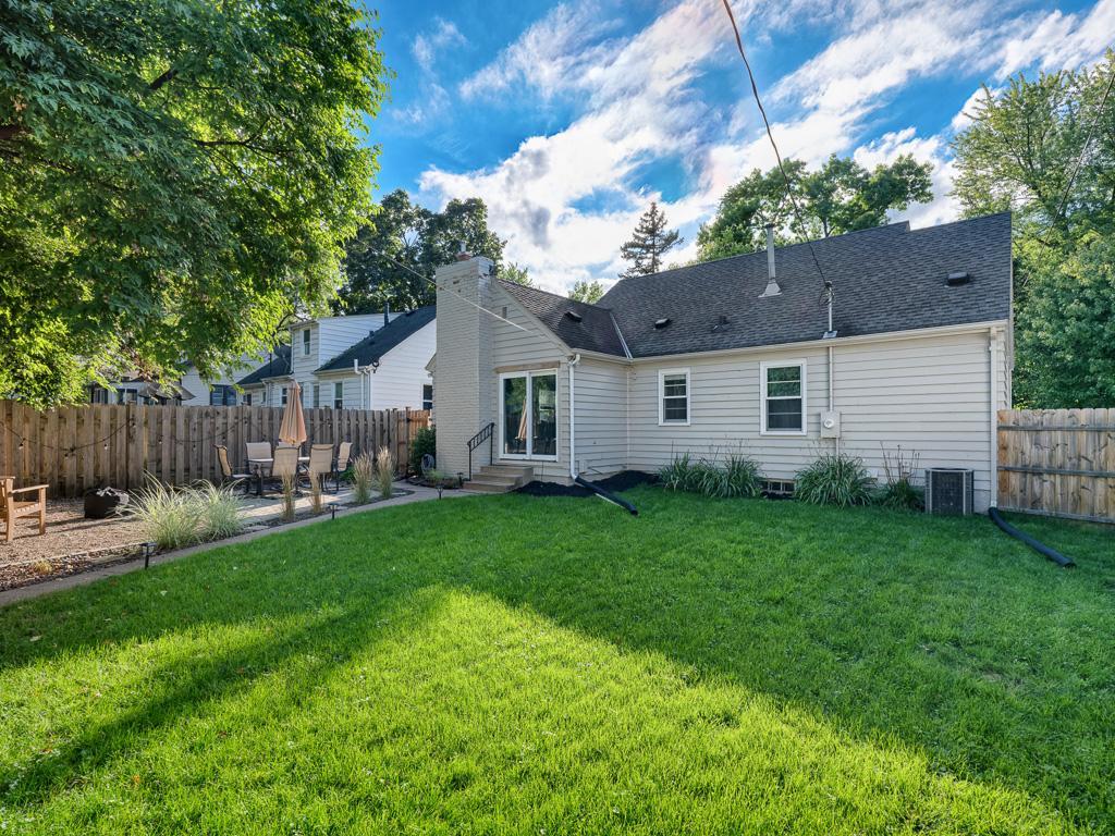 2613 Webster Avenue S Property Photo 23