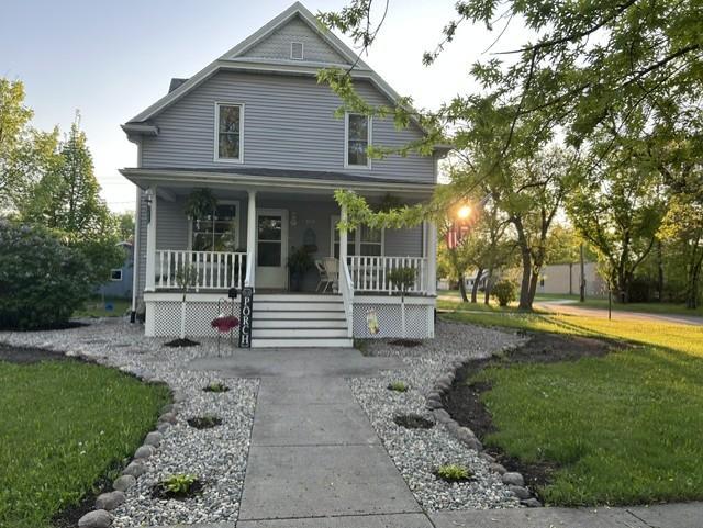 429 8th Street N Property Photo 1