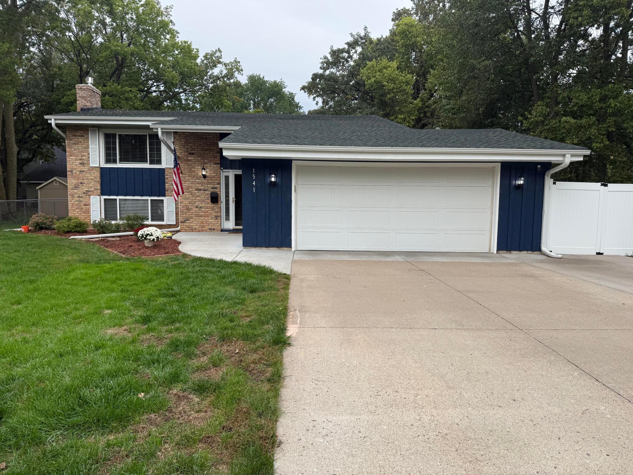1541 Franklin Lane