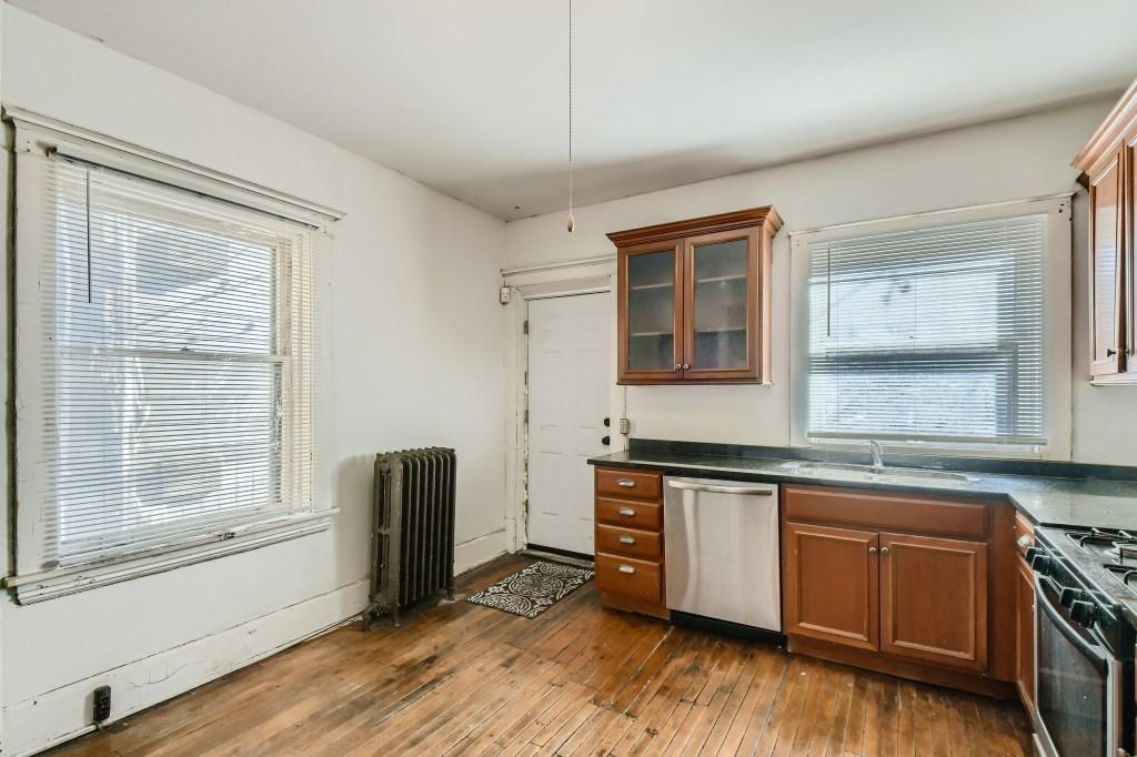 2541 3rd Avenue S Property Photo 4