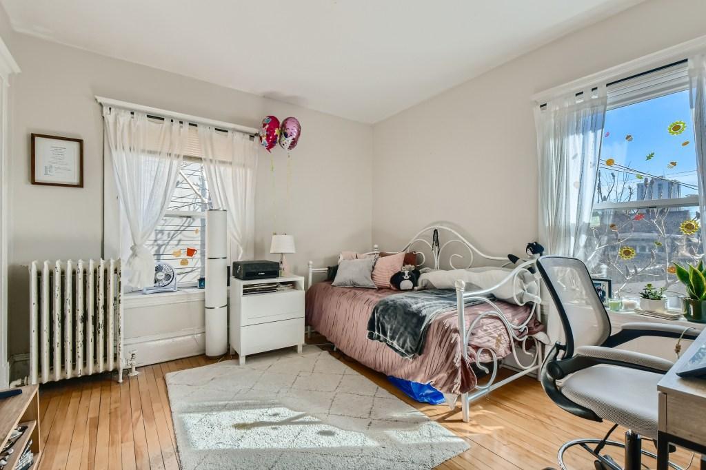2541 3rd Avenue S Property Photo 18