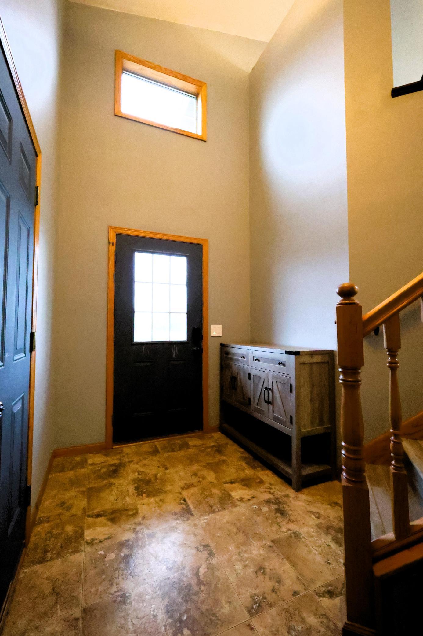 1733 Maple Leaf Lane Property Photo 4