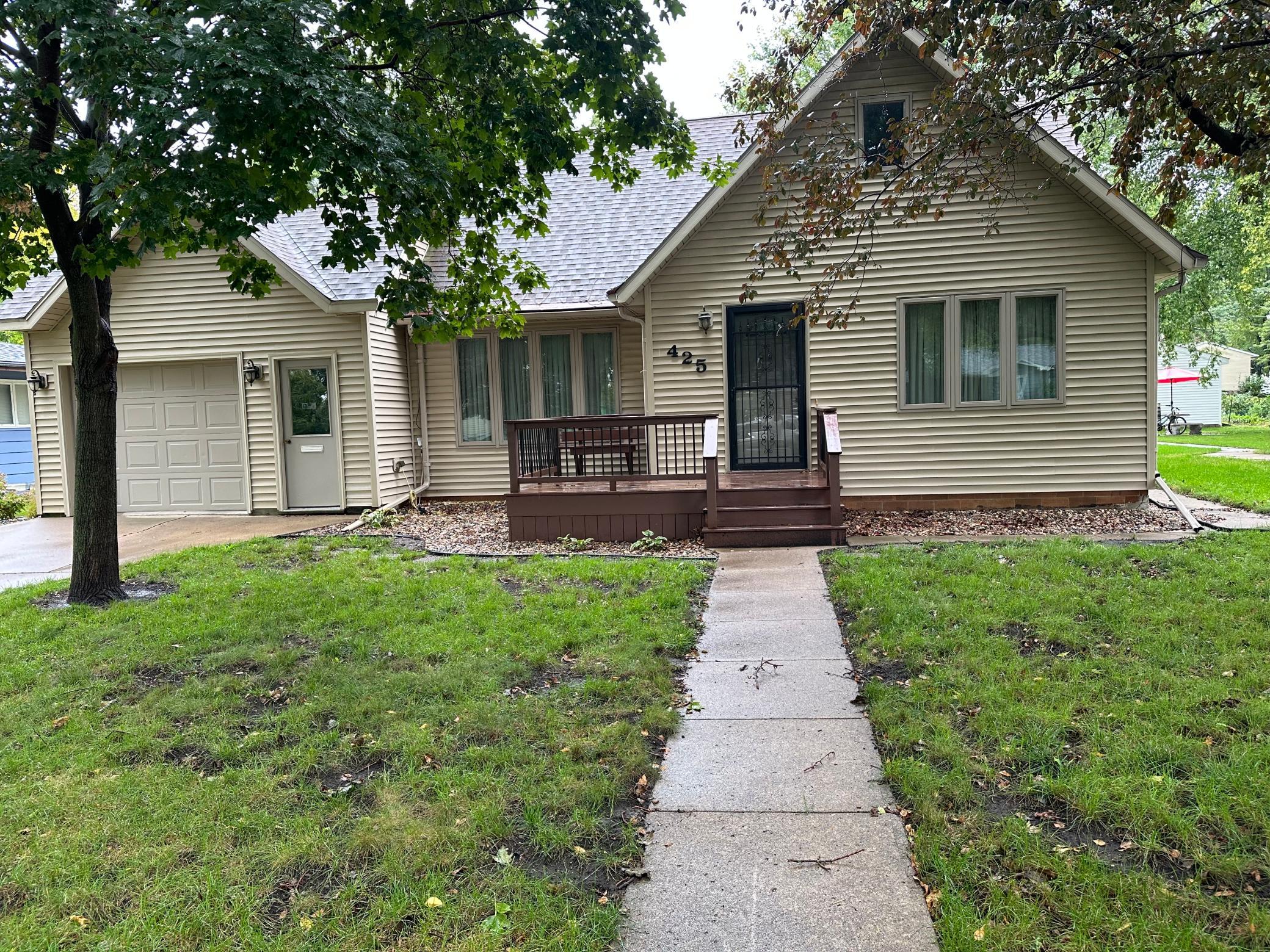 425 Hollett Street Property Photo 1