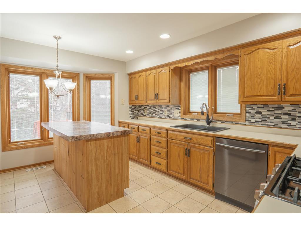 5245 Clayton Dr Property Photo 3