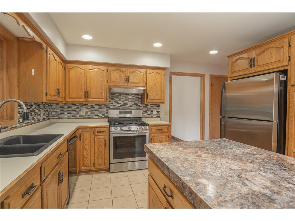 5245 Clayton Dr Property Photo 5
