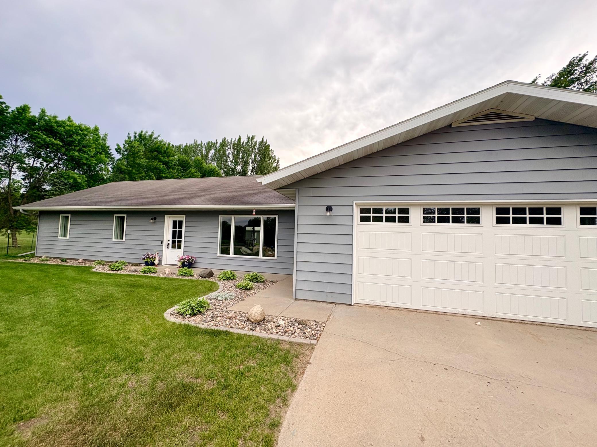 28169 Meadow Drive Property Photo 1