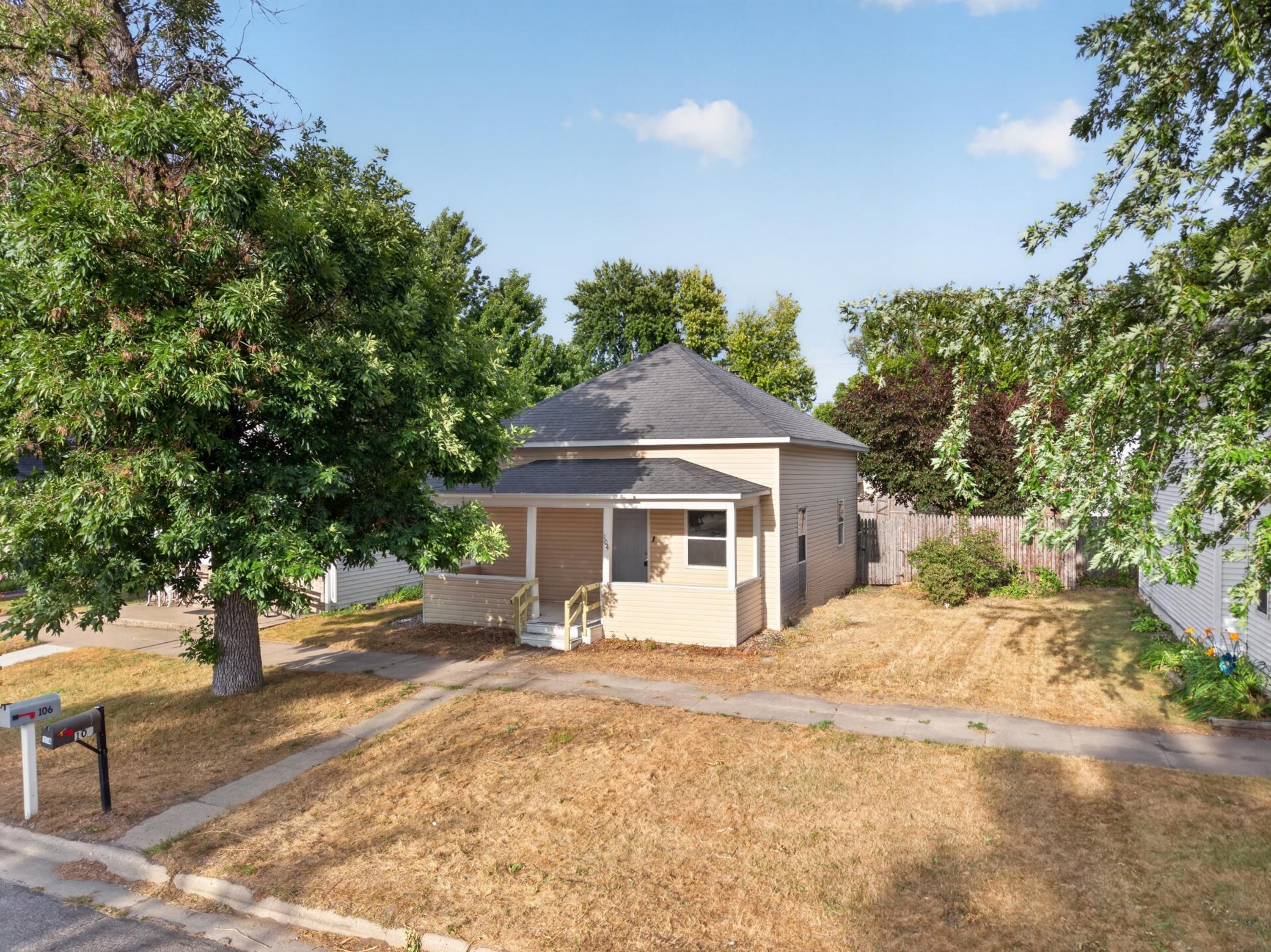 104 2nd Street Ne Property Photo 1