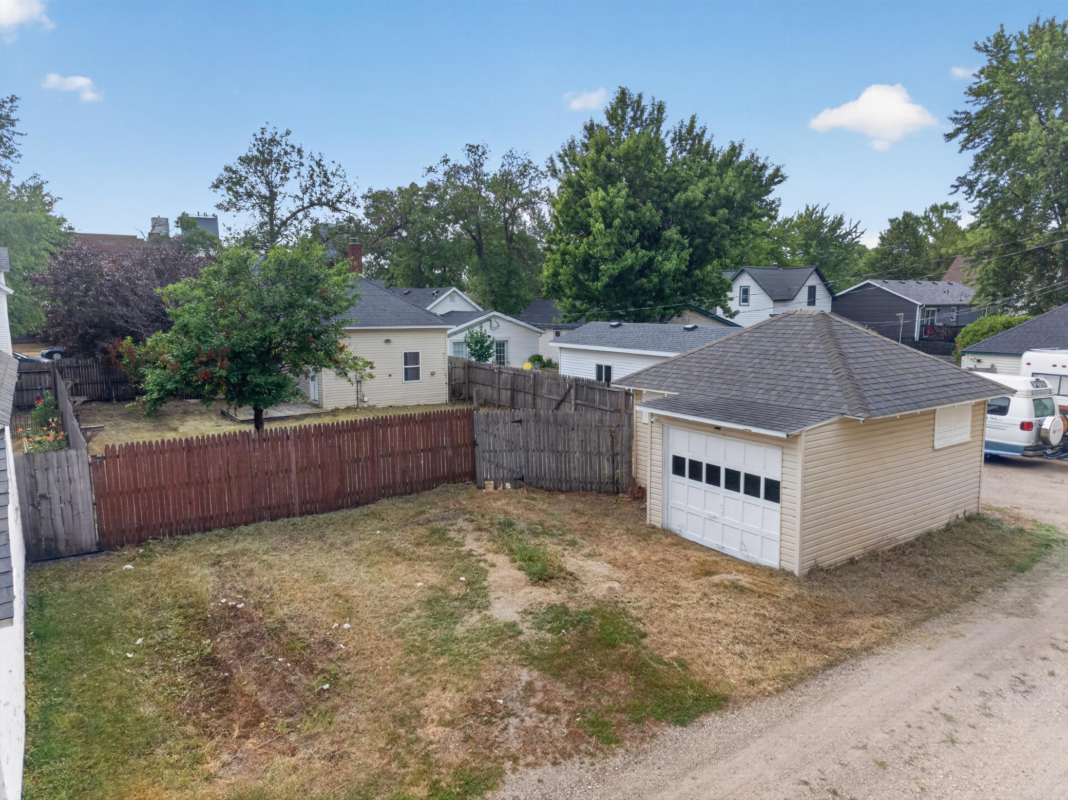 104 2nd Street Ne Property Photo 3