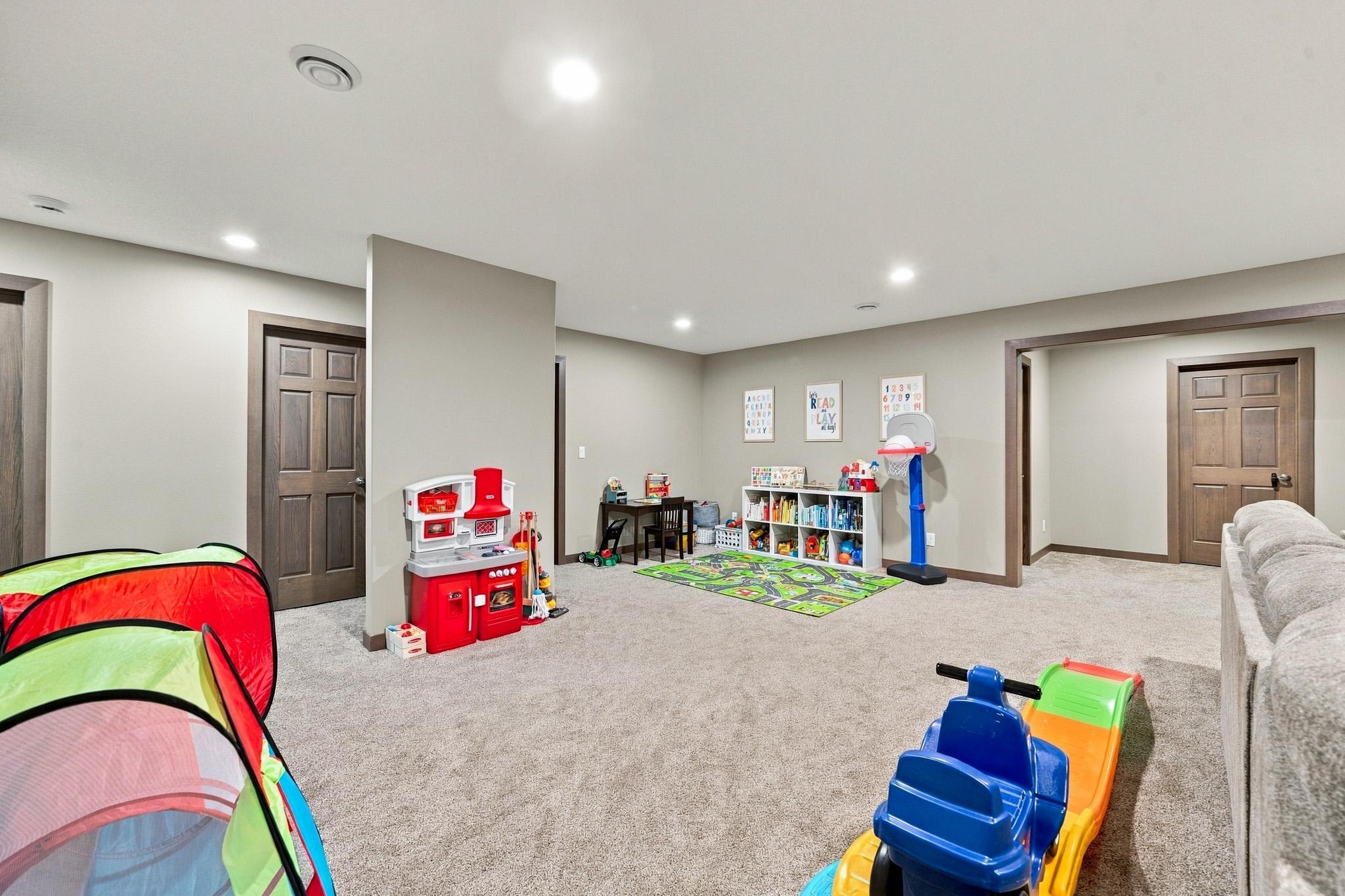 620 Anderson Way Property Photo 44