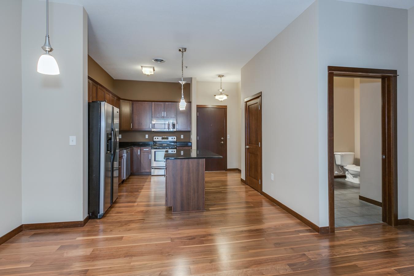 270 4th Street E 504 Property Photo 8
