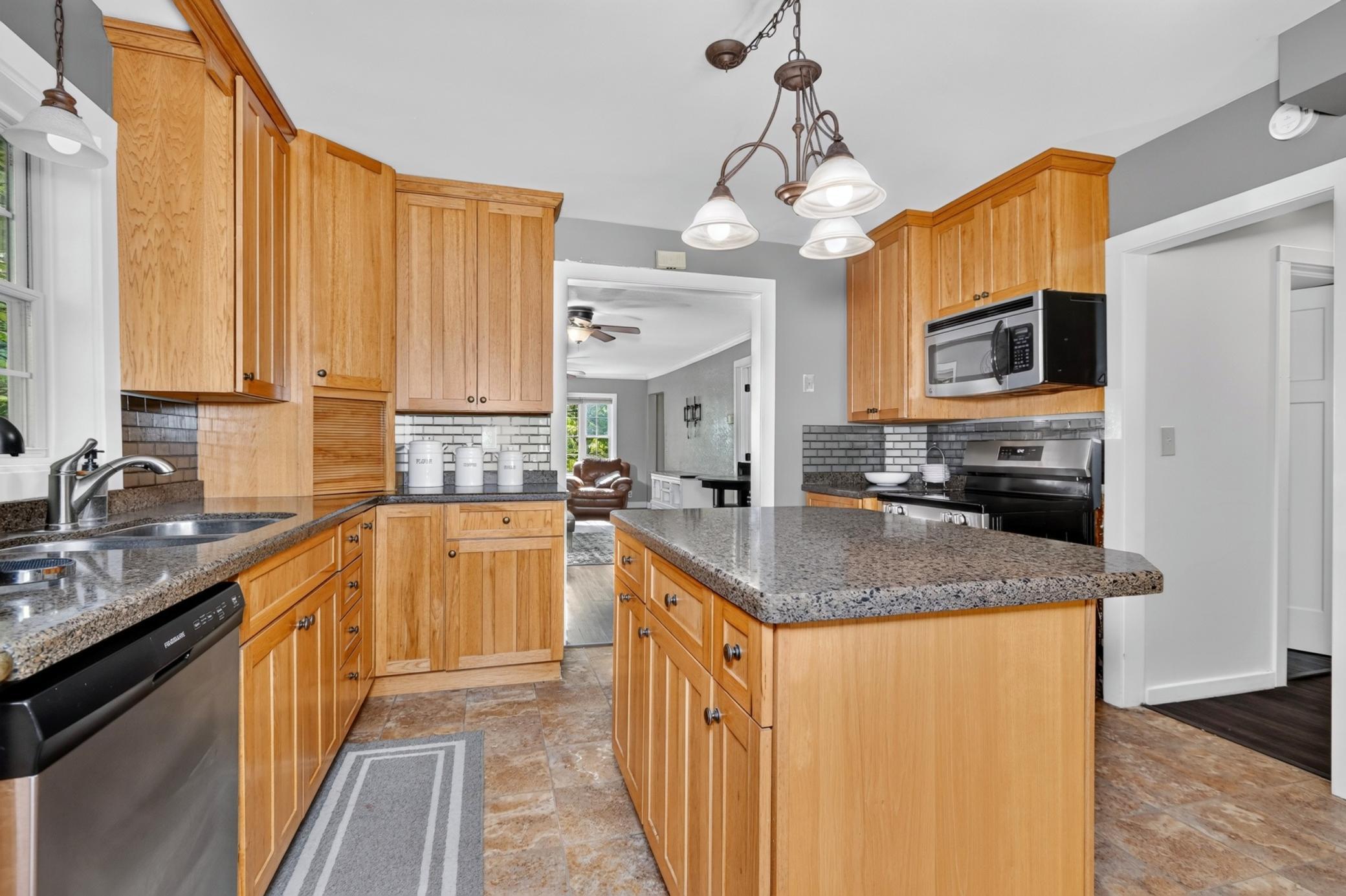 1029 Golf Course Road Property Photo 10